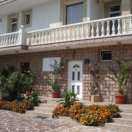 Family Hotel Zhelkovi - Olympia Kharmanli Luaran gambar