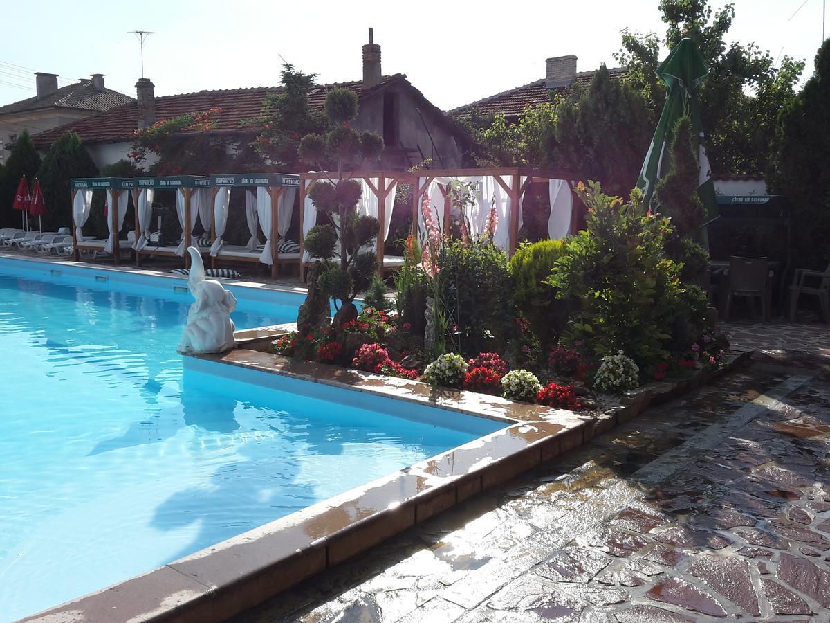 Family Hotel Zhelkovi - Olympia Kharmanli Luaran gambar