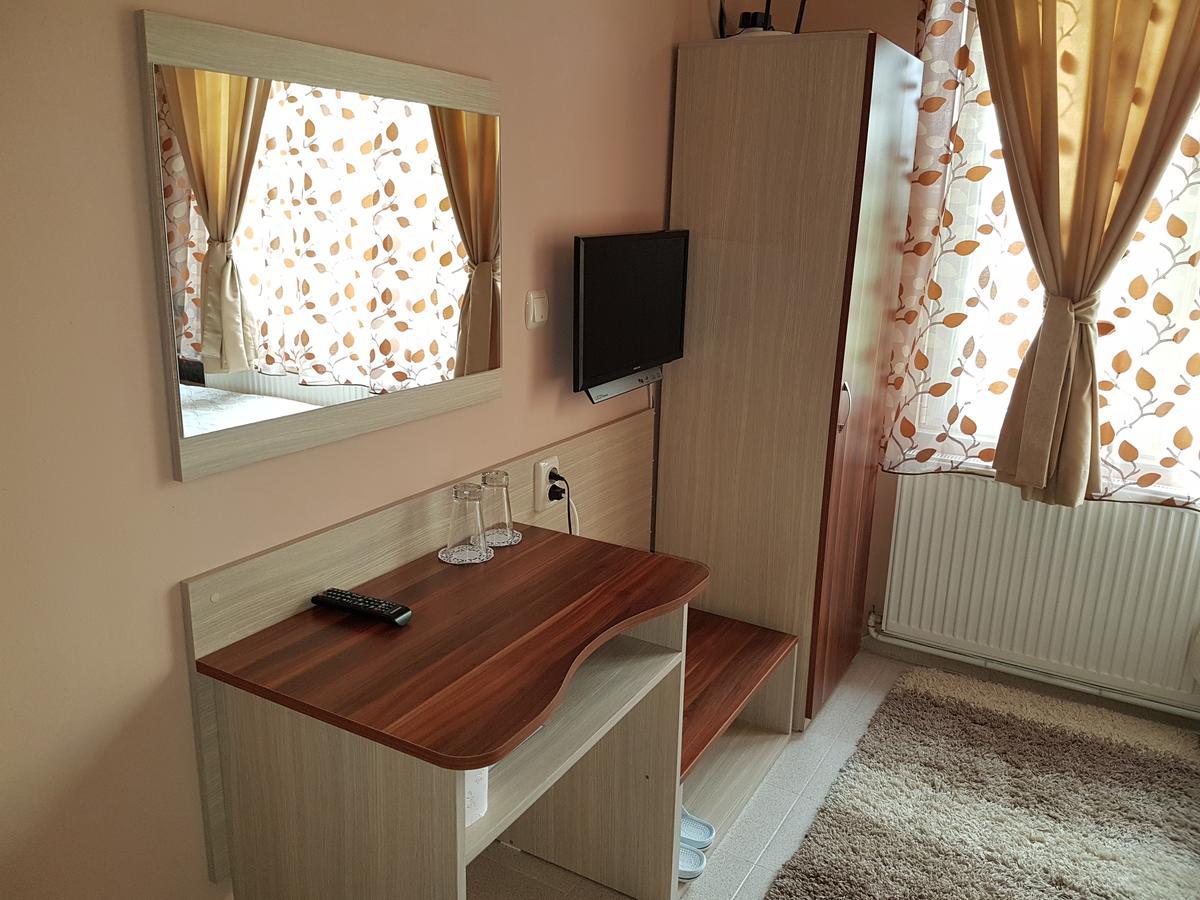 Family Hotel Zhelkovi - Olympia Kharmanli Luaran gambar